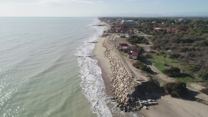 Rapporto Spiagge 2024 di Legambiente: Basilicata ad alto rischio erosione ed inondazione costiera