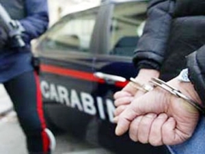 Straniero di 40 anni arrestato in flagranza dai Carabinieri per atti persecutori