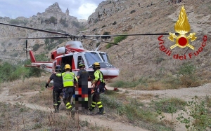 Vigili del Fuoco soccorrono bambina e donna lungo il torrente Gravina