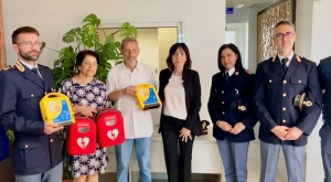 Collocati nei Commissariati di Policoro e di Pisticci due defibrillatori donati dall’Associazione Gian Franco Lupo