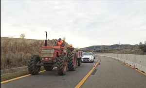 Caos sulla Basentana: agricoltori restano bloccati