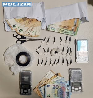 Controllo del territorio: Polizia identifica 170 persone e sequestra droga e armi