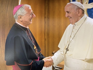 Gli auguri di Mons. Caiazzo dalla Casa dei giovani di Matera, luogo dove rinasce la speranza