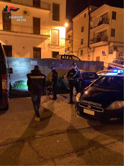 Giovane Fermato Dai Carabinieri Di Pisticci. Per Lui L’accusa Di ...